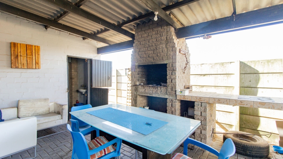 4 Bedroom Property for Sale in Britannia Bay Western Cape